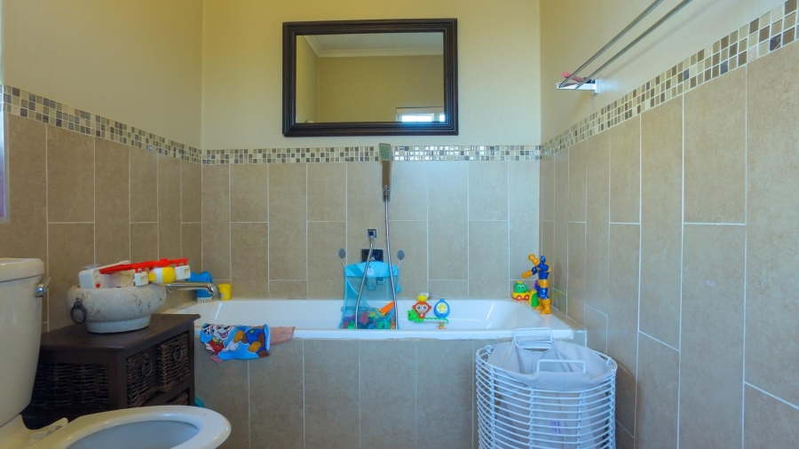 4 Bedroom Property for Sale in Waterval East North West